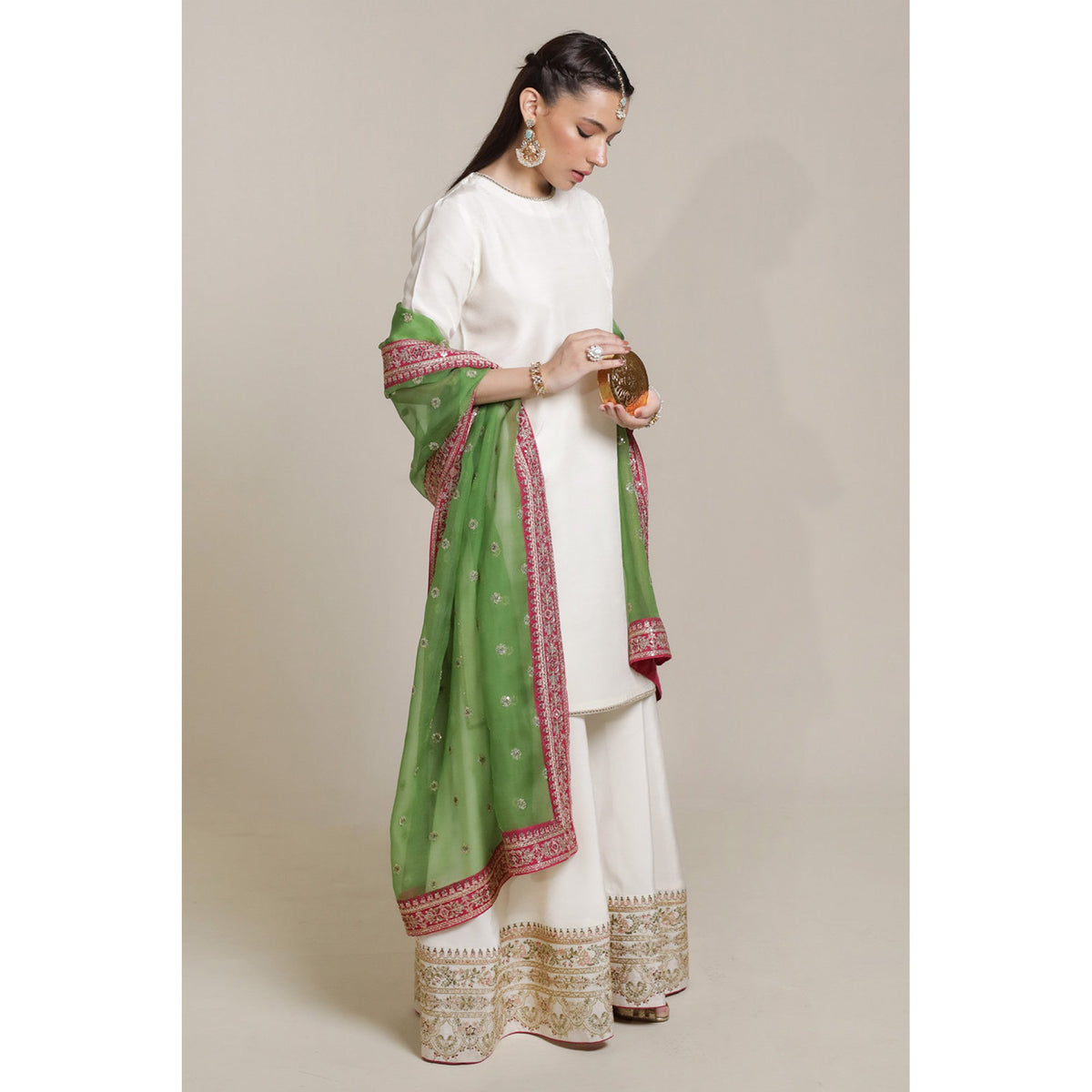 WHITE OUTFIT (ONLY DUPATTA) | DYOT