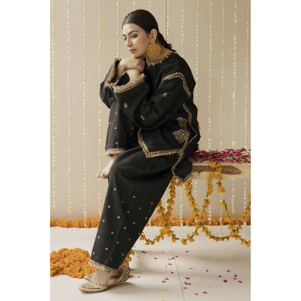 BLACK OUTFIT | ZARI-FORMAL | DYOT
