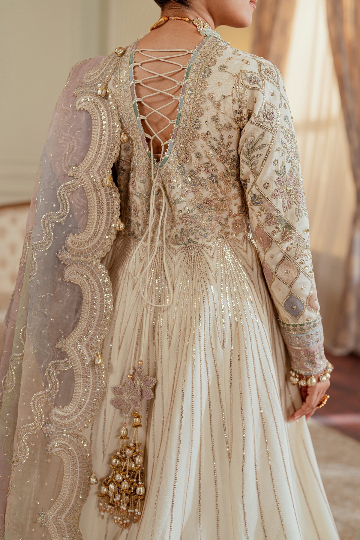 EMBROIDERED NET CH13-06