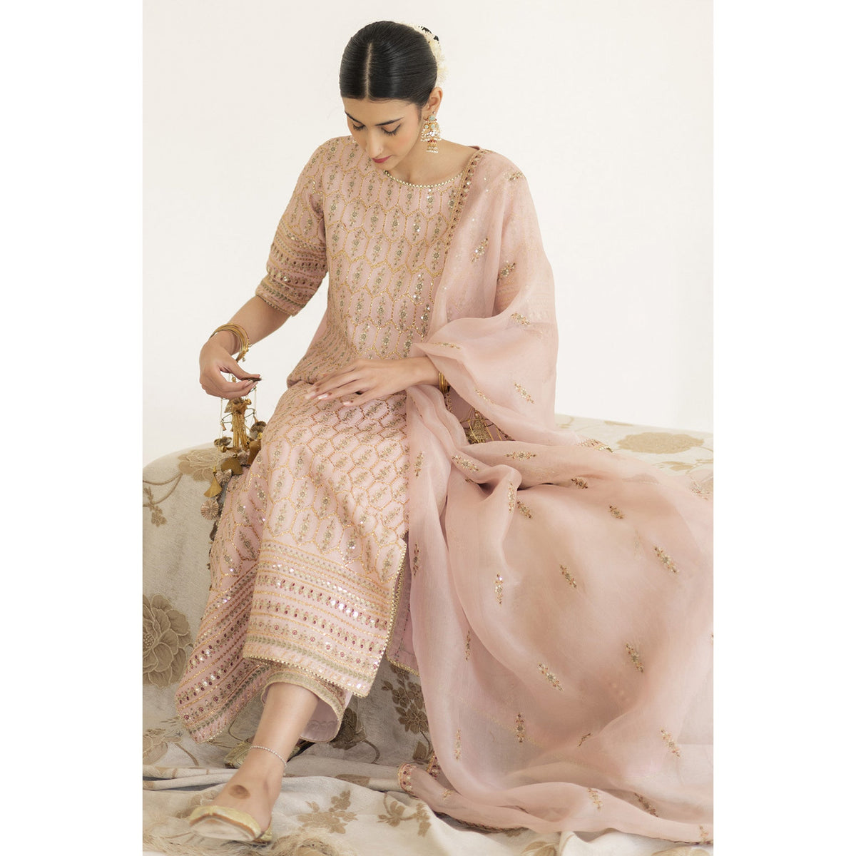 POWDER PINK OUTFIT | NARGIS | DYOT