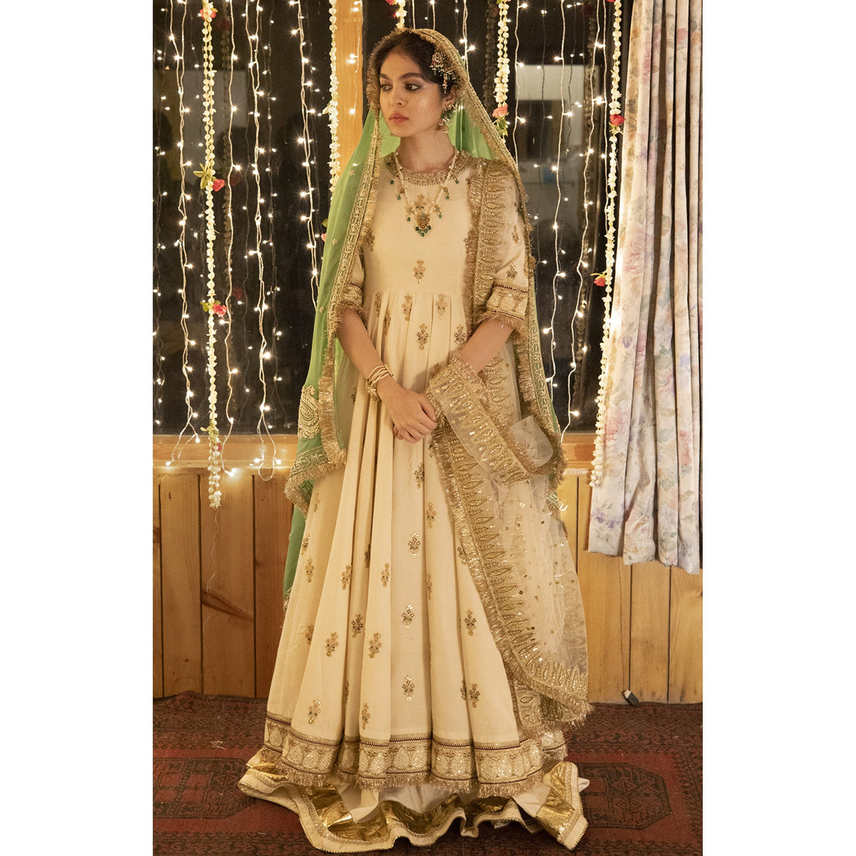 WHITE | ZOHRA-FORMALS | DYOT