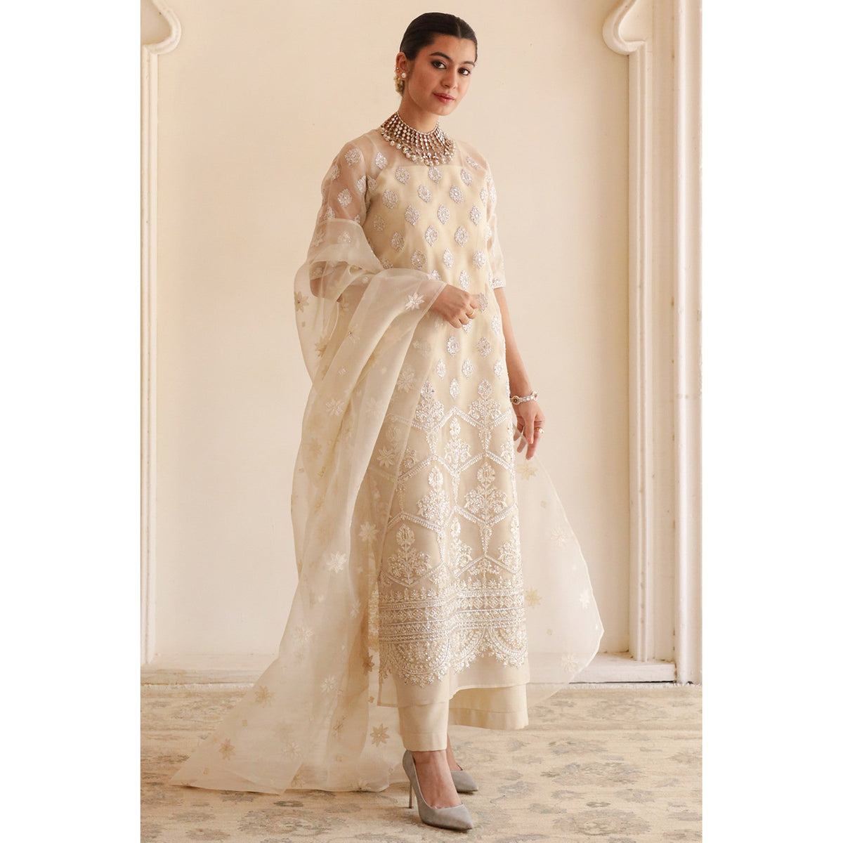 WHITE OUTFIT | ZEENAT '24 | DYOT