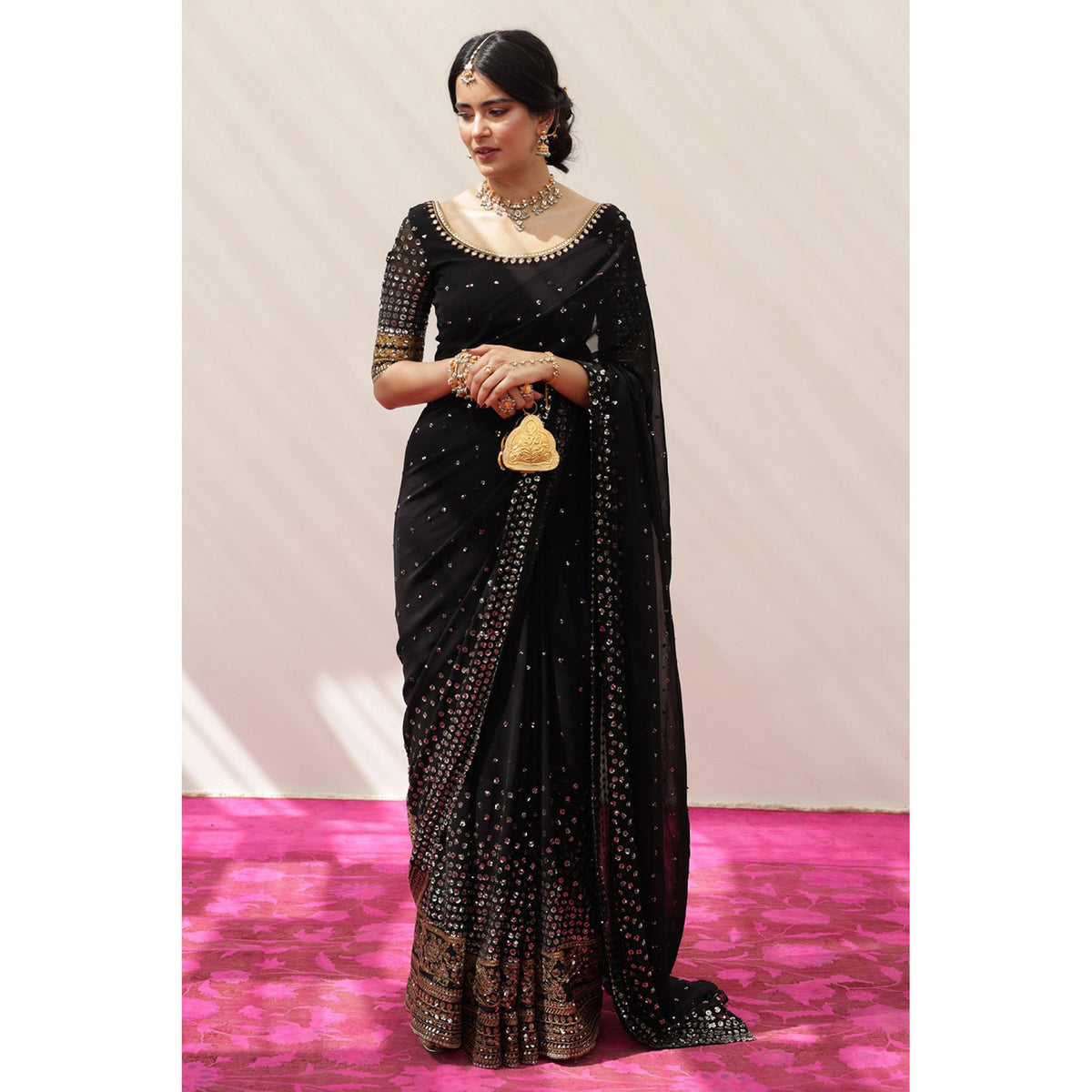 BLACK SAREE. | DYOT