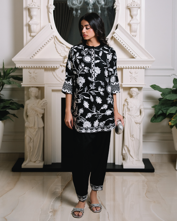 Aari black