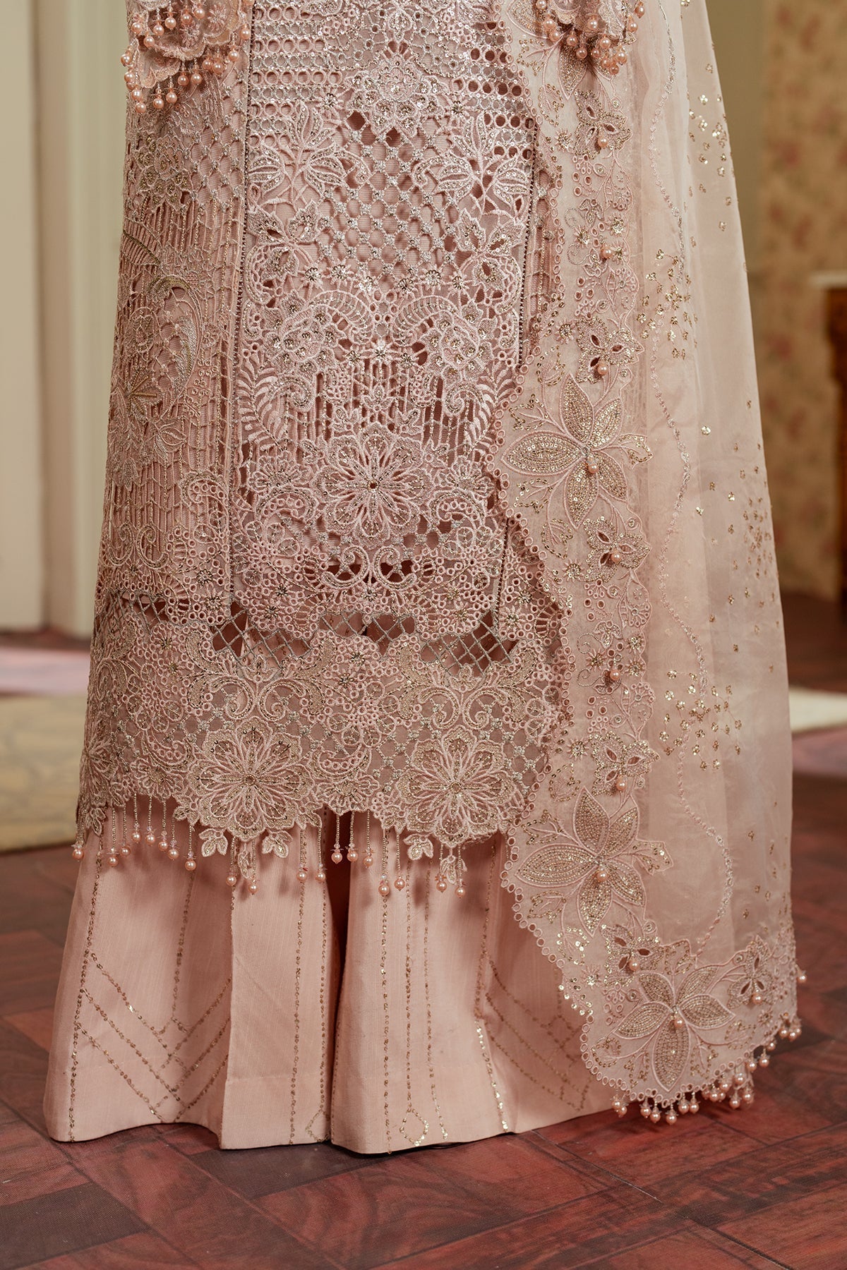 EMBROIDERED NET CH13-04
